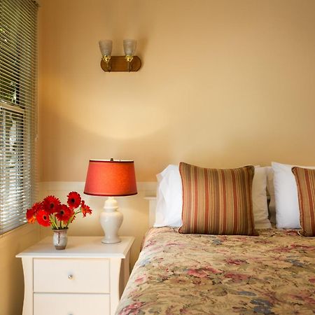 Cheshire Cat Inn & Cottages Santa Barbara Exteriér fotografie